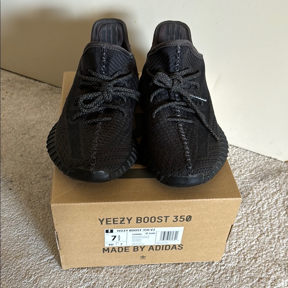 Adidas Yeezy Boost 350 V2 Core Black Shoes